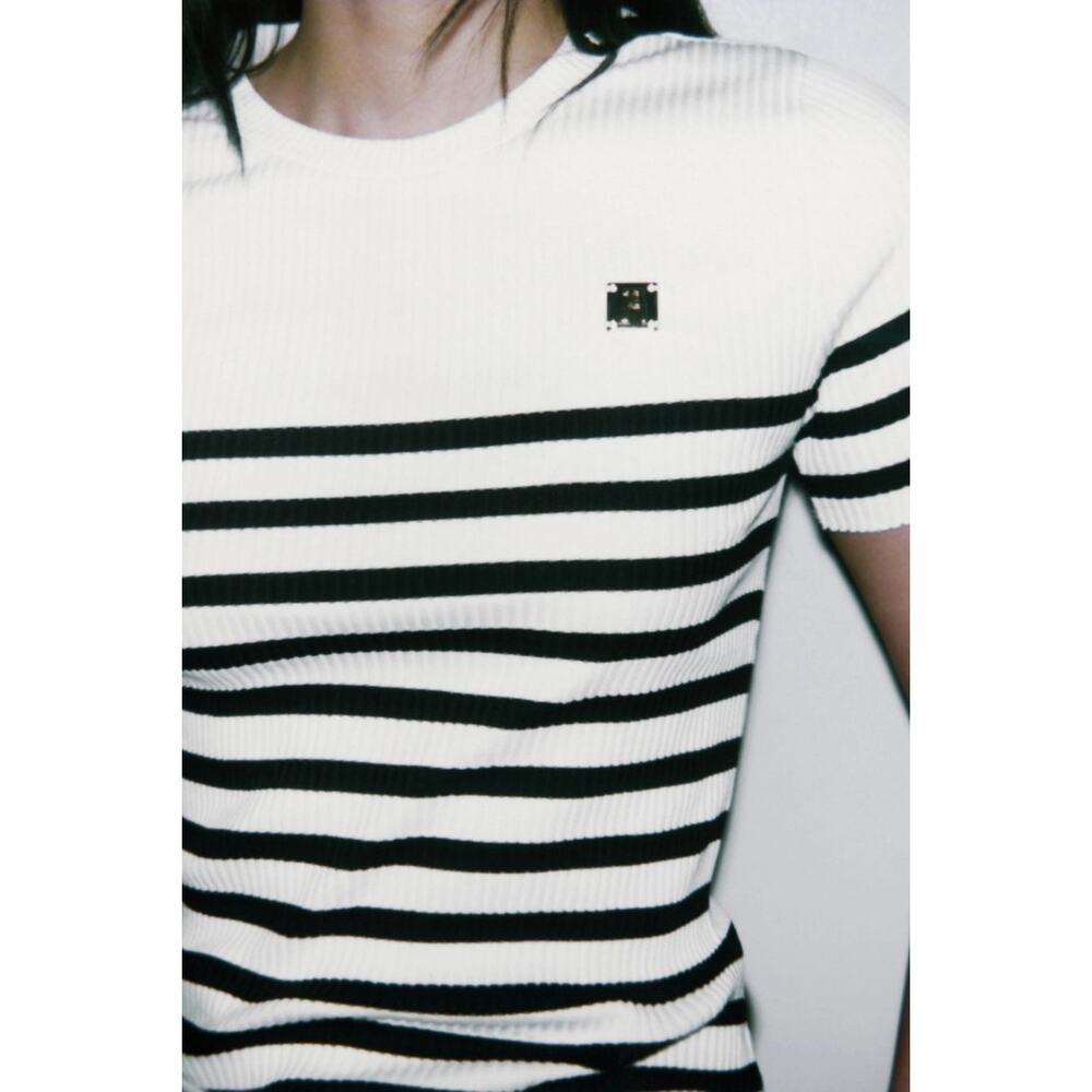 Zara  Ribbed Knit Jersey T-shirt w/ Stripes & Brooch Short Sleeve MEDIUM